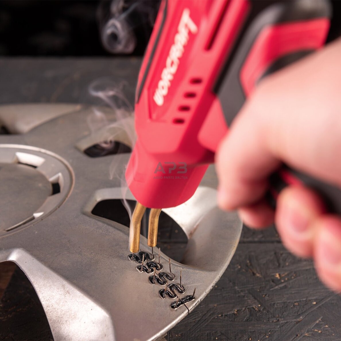 Akumuliatorinis plastiko suvirinimo aparatas plastikinėje dėžėje 20V LI-ION 24 Akumuliatorinis plastiko suvirinimo aparatas plastikinėje dėžėje 20V LI-ION 24