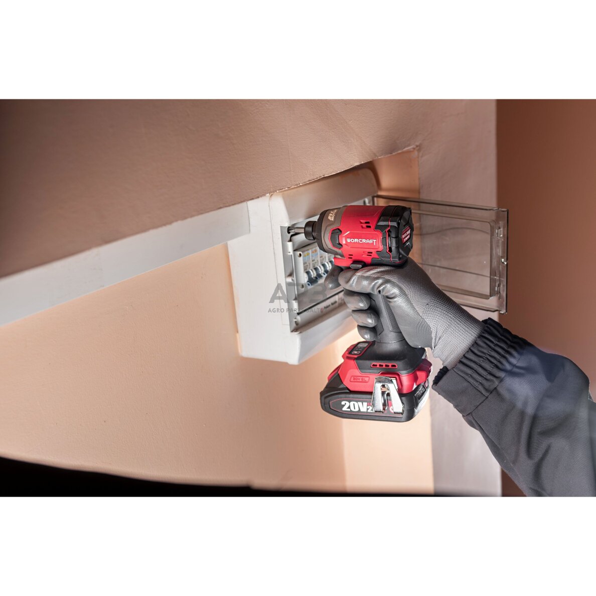 Akumuliatorinis smūginis suktuvas 1/4'' HEX 20V LI-ION (plastikinė dėžė) 15 Akumuliatorinis smūginis suktuvas 1/4'' HEX 20V LI-ION (plastikinė dėžė) 15