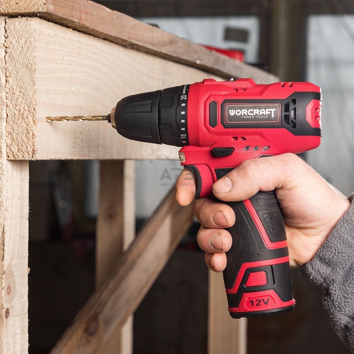 Akumuliatorinis suktuvas-gręžtuvas su priedais plastikine deže 12V LI-ION 11