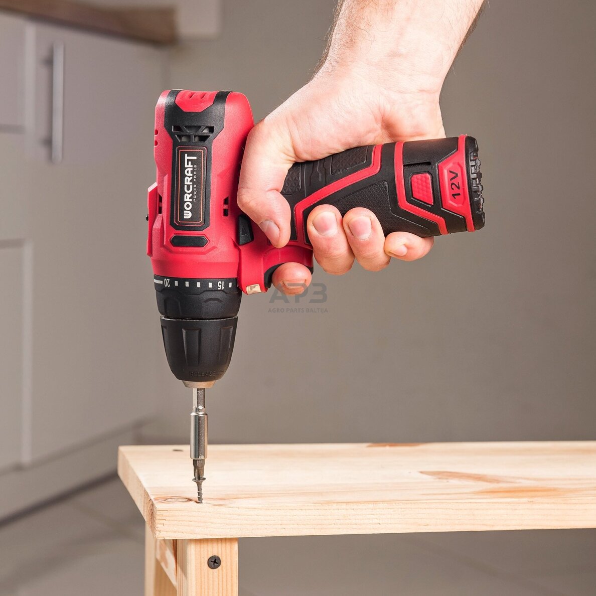 Akumuliatorinis suktuvas-gręžtuvas su priedais plastikine deže 12V LI-ION 14 Akumuliatorinis suktuvas-gręžtuvas su priedais plastikine deže 12V LI-ION 14