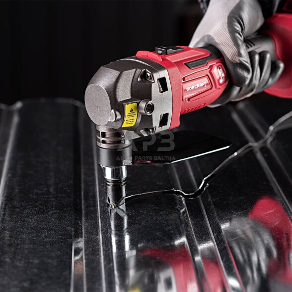 Akumuliatorinės skardos pjovimo žirklės 20V LI-ION 18 Akumuliatorinės skardos pjovimo žirklės 20V LI-ION 18