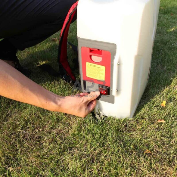 Akumuliatorinis slėginis purkštuvas 12l 20V LI-ION 6 Akumuliatorinis slėginis purkštuvas 12l 20V LI-ION 6