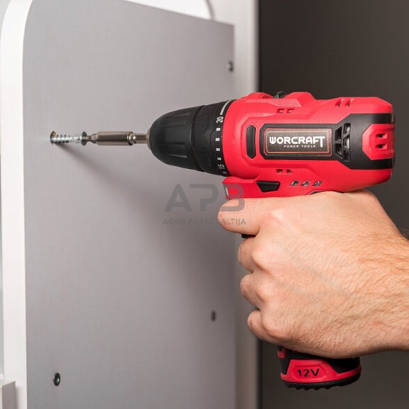 Akumuliatorinis suktuvas-gręžtuvas su priedais plastikine deže 12V LI-ION 15 Akumuliatorinis suktuvas-gręžtuvas su priedais plastikine deže 12V LI-ION 15