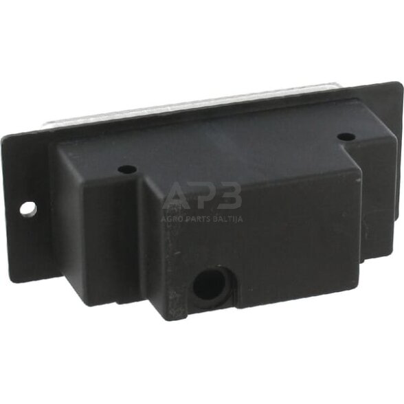 Atbulinės eigos žibintas stačiakampis skaidrus prisukamas 12/24V 106x69mm Jokon 136010010 1