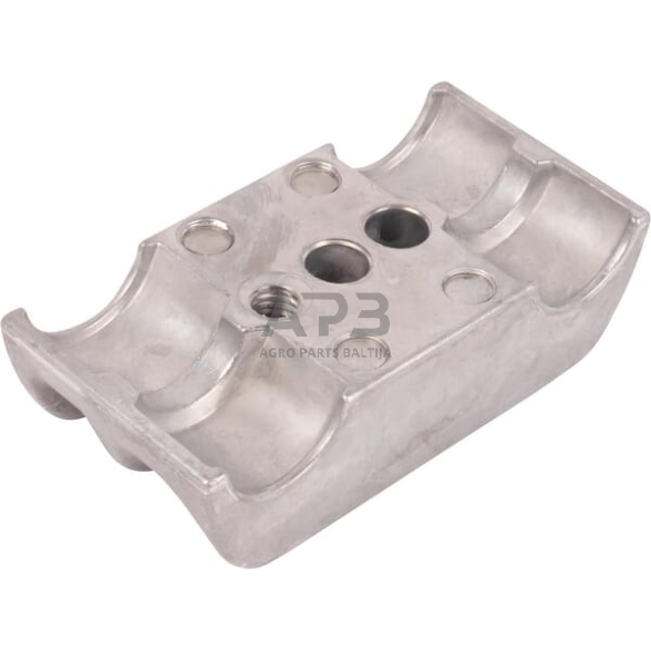 Dalis John Deere technikai R38348 Pusė spaustukas 1 Dalis John Deere technikai R38348 Pusė spaustukas 1