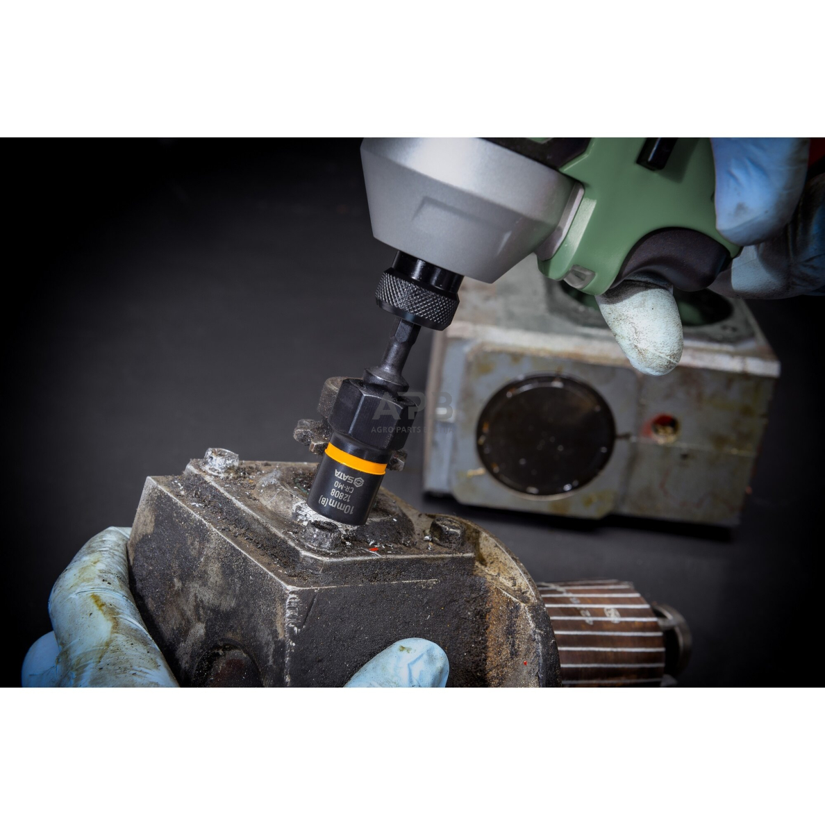 Galvučių rinkinys 3/8" + 1/4" pažeistiems varžtams išsukti (23vnt) 6 Galvučių rinkinys 3/8" + 1/4" pažeistiems varžtams išsukti (23vnt) 6