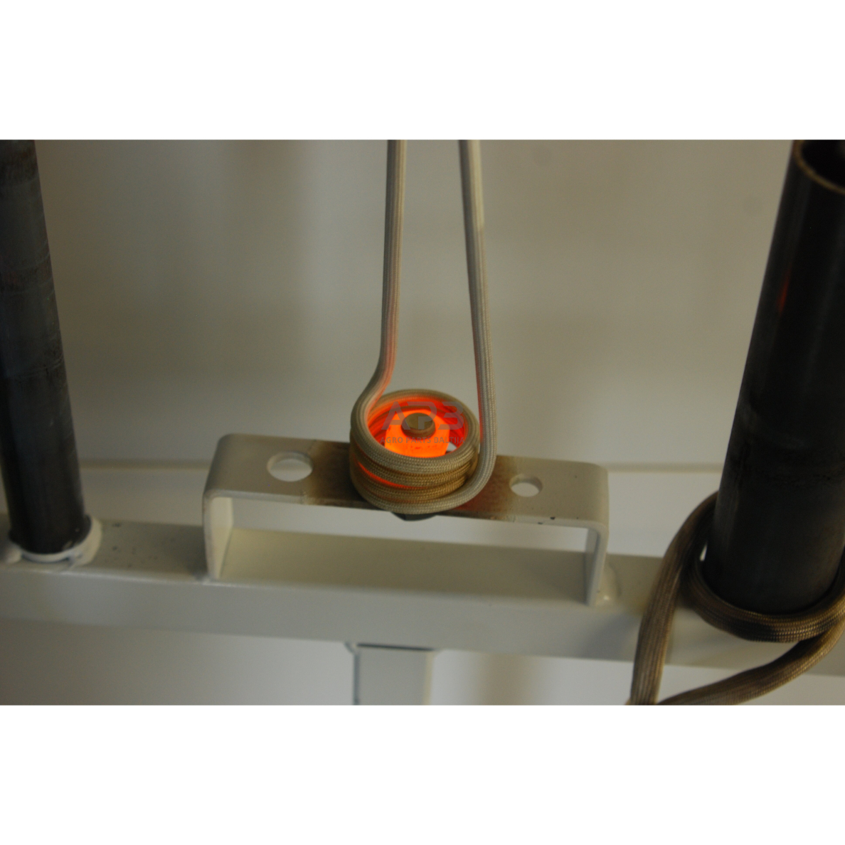 Indukcinis kaitintuvas 1.5kW su spiralių rinkiniu 10 Indukcinis kaitintuvas 1.5kW su spiralių rinkiniu 10