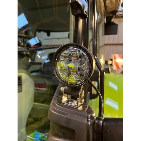 LED darbo žibintas apvalus 40W, 4000lm, 10/30 V, 84x126x71.8mm, 4 LED, LA10551SP 4 LED darbo žibintas apvalus 40W, 4000lm, 10/30 V, 84x126x71.8mm, 4 LED, LA10551SP 4