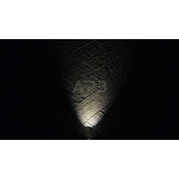 LED darbo žibintas apvalus 18W, 1500lm, 10/30V, Ø 117mm 4 LED LA10018 4 LED darbo žibintas apvalus 18W, 1500lm, 10/30V, Ø 117mm 4 LED LA10018 4