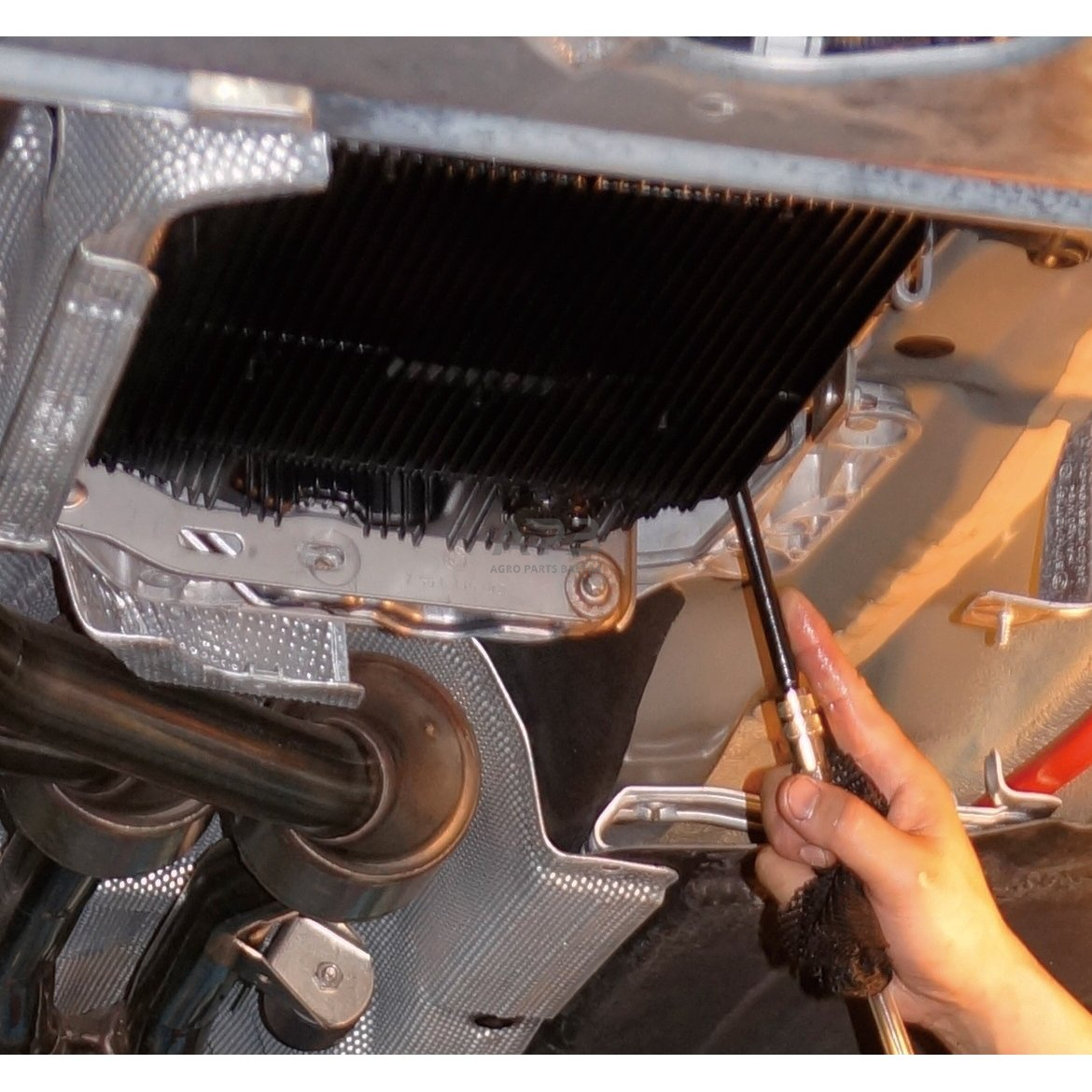 Pavarų dėžės tepalo keitimo įrenginys 6l su ATF adapterių rink. 3 Pavarų dėžės tepalo keitimo įrenginys 6l su ATF adapterių rink. 3