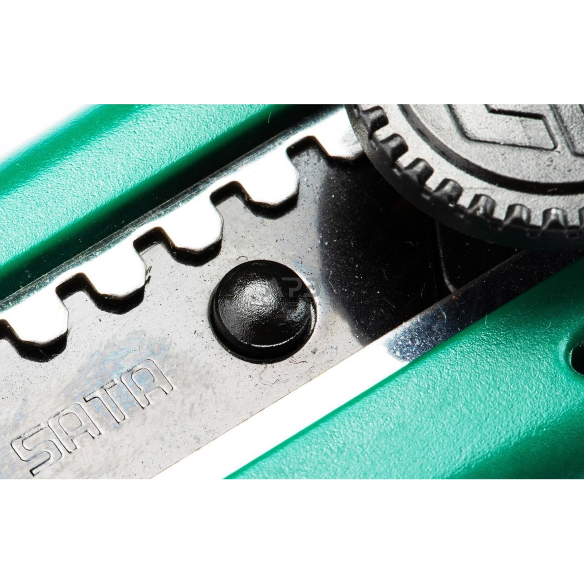 Peilis plastikine rankena su keičiama geležte 18mm 7 Peilis plastikine rankena su keičiama geležte 18mm 7