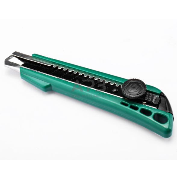 Peilis plastikine rankena su keičiama geležte 18mm 1 Peilis plastikine rankena su keičiama geležte 18mm 1