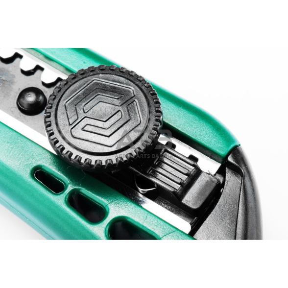 Peilis plastikine rankena su keičiama geležte 18mm 6 Peilis plastikine rankena su keičiama geležte 18mm 6