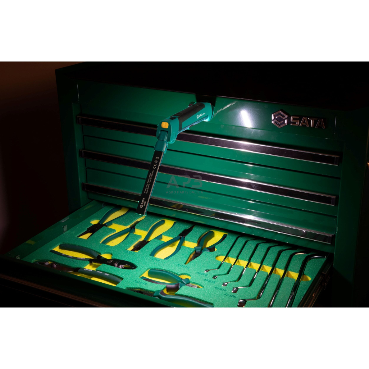 Prožektorius darbui lankstus COB (3+1W) 6 Prožektorius darbui lankstus COB (3+1W) 6