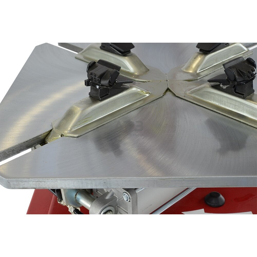 Ratų montavimo staklės 7 Ratų montavimo staklės 7