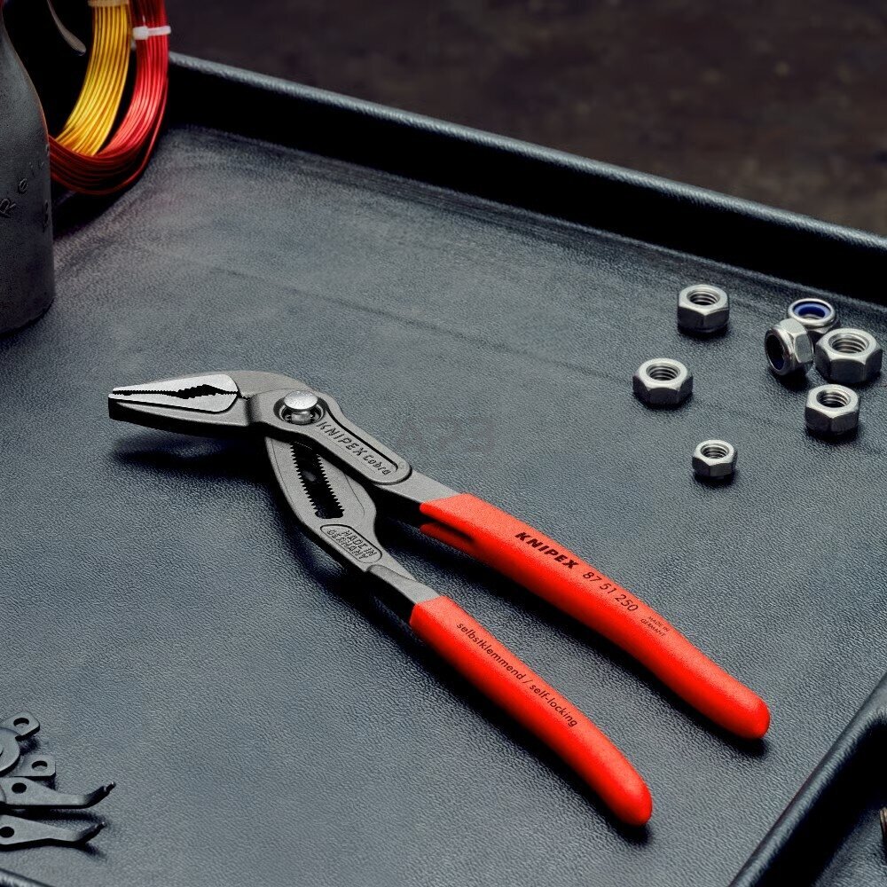 Santechninės replės prailgintos KNIPEX SLIM Cobra su fiksavimu 250mm 3 Santechninės replės prailgintos KNIPEX SLIM Cobra su fiksavimu 250mm 3