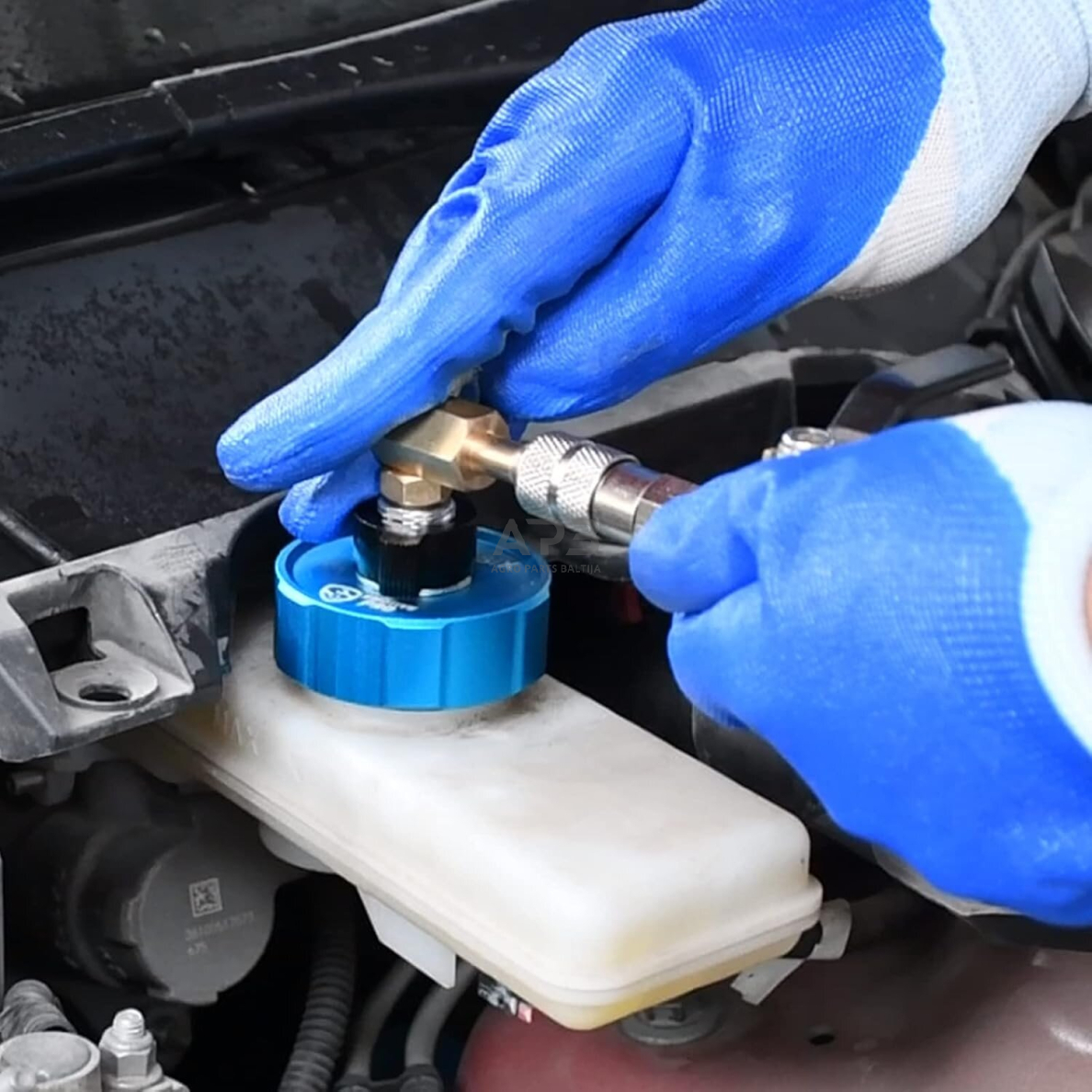 Stabdžių sistemos nuorinimo adapteris TESLA S ir X MHR11262 3 Stabdžių sistemos nuorinimo adapteris TESLA S ir X MHR11262 3