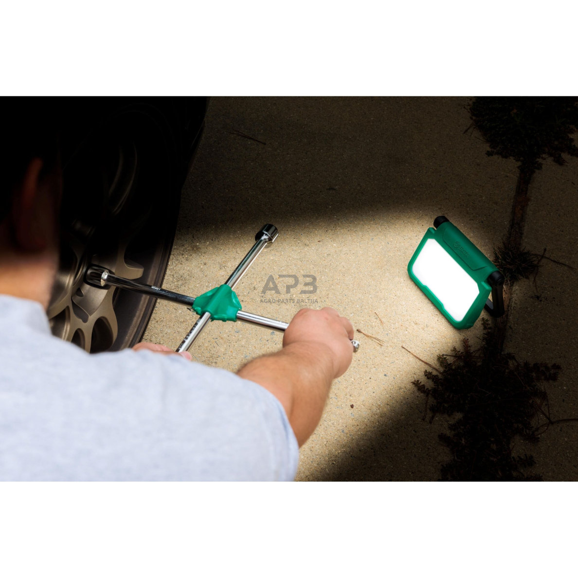 Šviestuvas nešiojamas COB (20W) (įkraunamas) 7