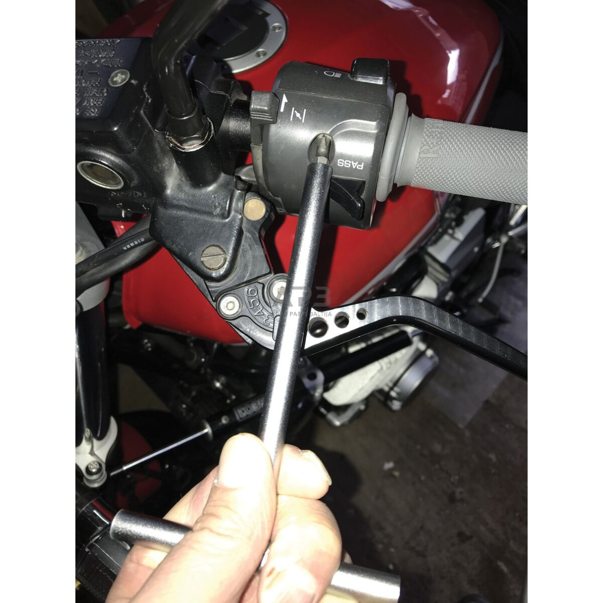 T tipo rankena + JIS 1/4'' antgalių rinkinys 6vnt. 7 T tipo rankena + JIS 1/4'' antgalių rinkinys 6vnt. 7