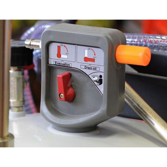 Tepalo surinkimo bakas 80l su išsiurbimu ir išleidimu 2 Tepalo surinkimo bakas 80l su išsiurbimu ir išleidimu 2