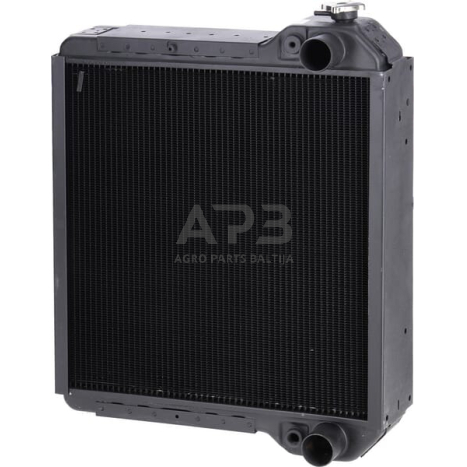 Traktoriaus radiatorius 135691A3N Traktoriaus radiatorius 135691A3N