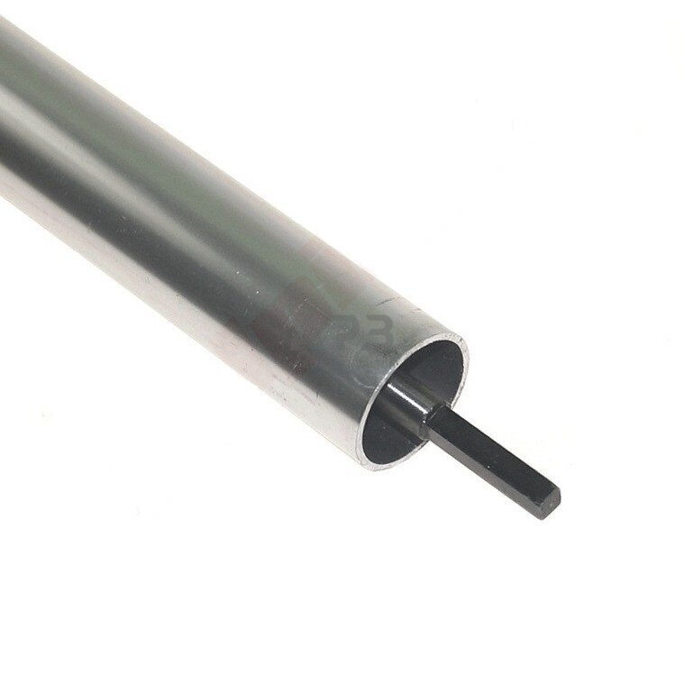 Trimerio veleno vamzdis su velenu 1530,00 mm x 28,00 mm / 8,00 mm 4T kvadratas Trimerio veleno vamzdis su velenu 1530,00 mm x 28,00 mm / 8,00 mm 4T kvadratas